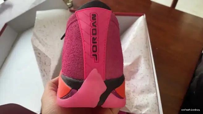 Shocking Retro Low (W) 14 Pink Jordan DH4121-600 0427